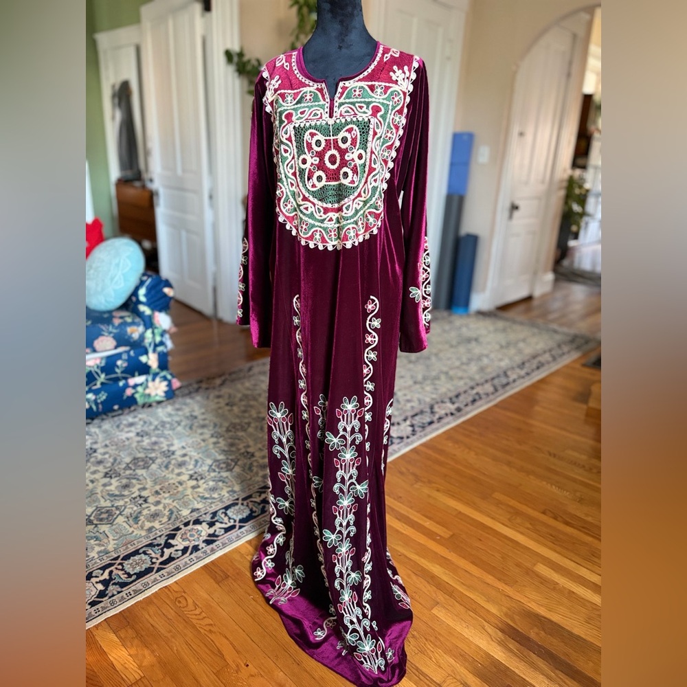 Velvet Hand Embroidered Jordanian Thobe